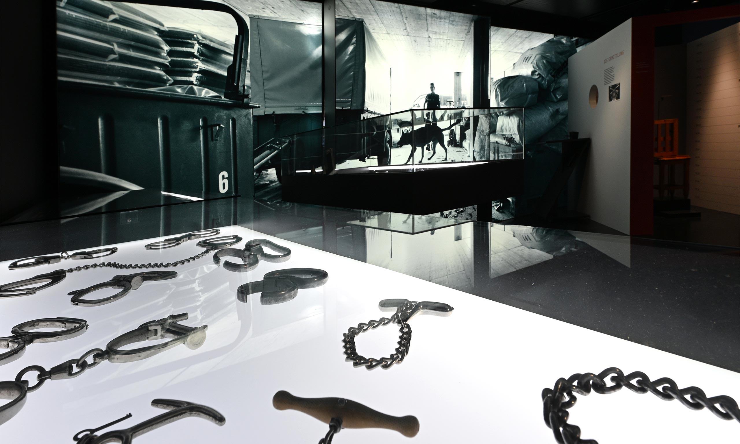 Einblick in die neue Dauerausstellung im Polizeimuseum BL